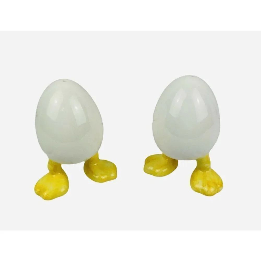 Novelty Easter Chicks in EggsโSalt and Pepper Shakers Feet Sheldon ShellโTable